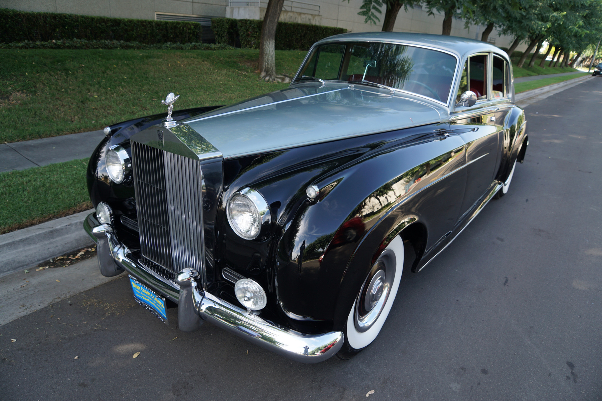 Rolls Royce Phantom Silver cloud